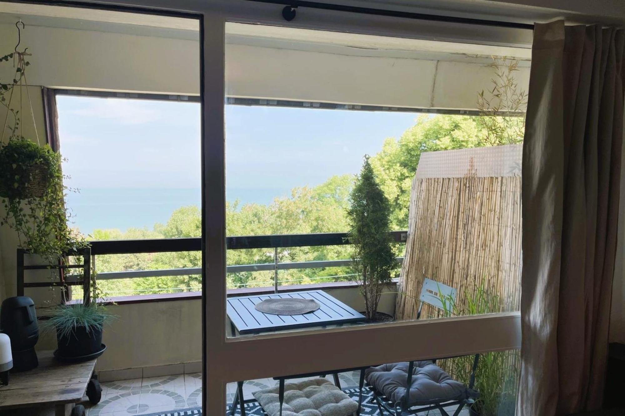 Aux Flots Bleus Avec Balcon Et Vue Sur Mer 滨海图维列 外观 照片